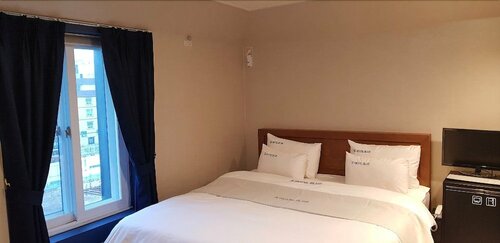 Blue Hotel, Забронировать Отель Отели Кёнсан-Намдо с парковкой, Парковка