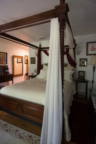 Red Horse Bed and Breakfast, Забронировать Отель «постель и завтрак» Альбукерке Нью-Мексико
