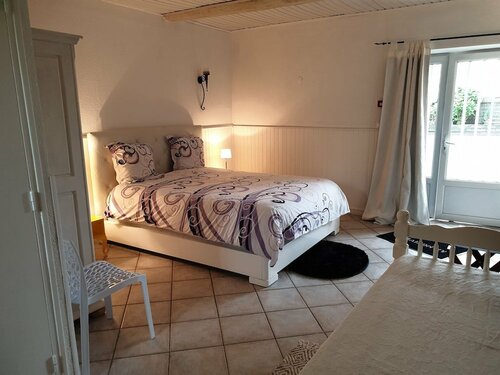La Maison XV, Book Bed and Breakfast Hoteller i Rhône-Alps med parkering, Parkering