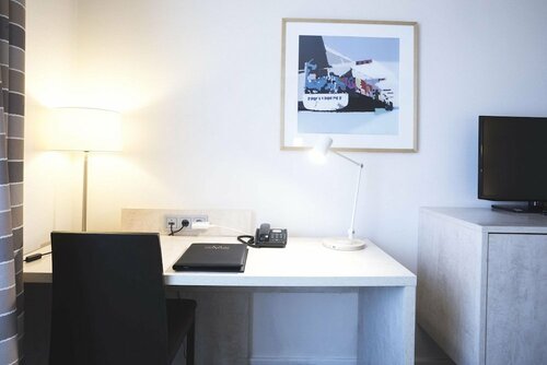 Park Inn by Radisson Hamburg Nord, Забронировать Отель Шнельсен Гамбург, рядом с Выставочный зал Hamburg-Schnelsen