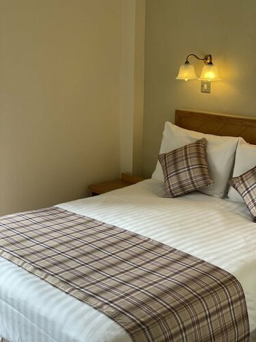 The Hand Hotel, Book Hotel Llangollen 