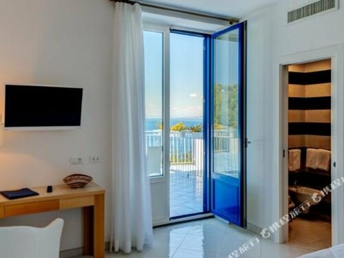Boutique Hotel Helios, Забронировать Бутик-отель Бизнес-отели Сорренто, рядом с Порт Марина-Гранде, 4* 5*