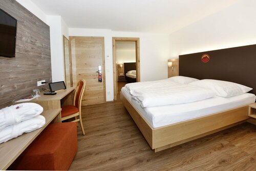 Hotel Pension Alpenrose, Rezervați Hotel Hoteluri în Montafon cu parcare, Parcare