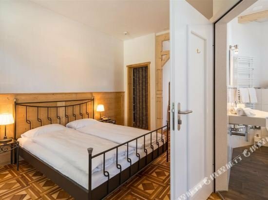 Werner Affentranger, Hotel Carlton