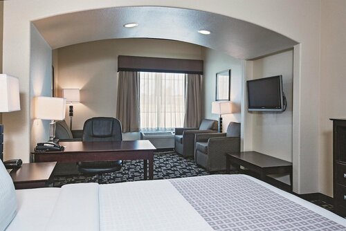 Motel 6-Joshua, TX, Забронировать Мотель Отели Dallas - Fort Worth Metropolitan Area с парковкой, Парковка
