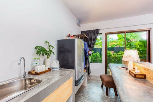 OYO 422 Jane Homestay and Resort, Забронировать Курортный отель Отели Раваи с бассейном, рядом с Центр Tesco Lotus в Парке Раваи, Бассейн