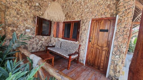 Salama & Mbuyuni Bungalows, Book Hotel Kigomani 
