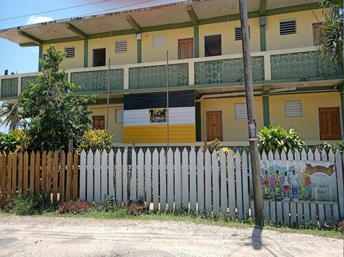 Pals on the Beach - A Gold Standard Hotel, Rezerwuj Hotel Dangriga Stann Creek