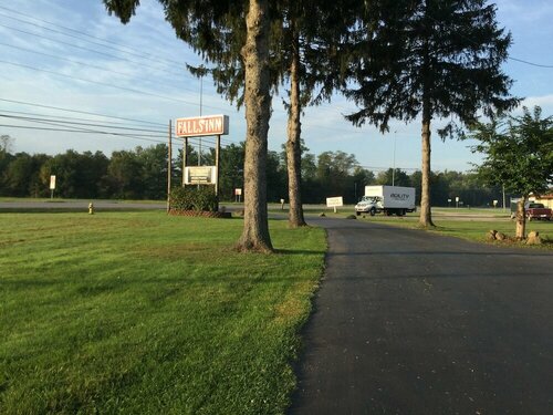 FALLS INN, Buchen Sie Hotel Newton Falls Ohio