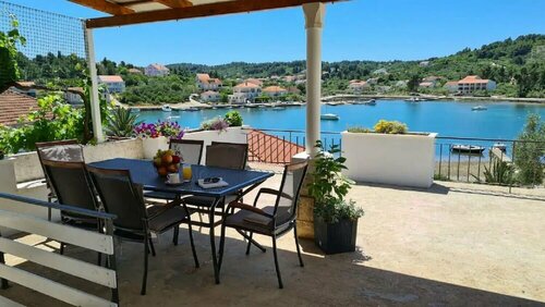 Sunny - 50 m From sea - A2, Rezervați Hotel Lumbarda Korcula Island, lângă Planjak Beaches