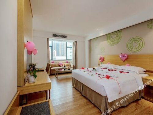 GreenTree Inn Zhongshan Fusha Town Hotel, Rezerwuj Hotel Hotele w Zhongshan z parkingiem, Parking