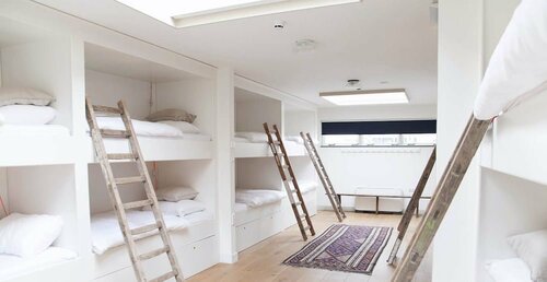 Hello Im Local - Boutique Hostel, Забронировать Отель Харлем Zuid-Kennemerland