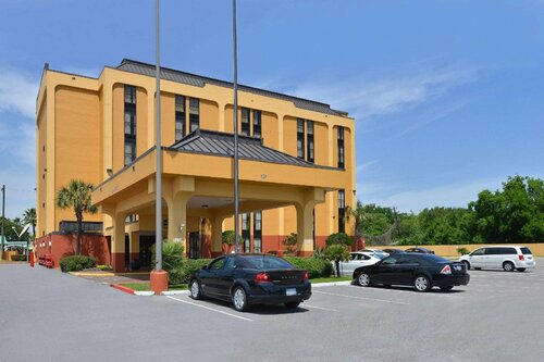 Quality Inn Houston, Book Hotel Billige hoteller i Houston