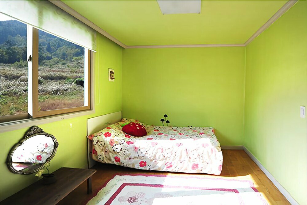 Tongyeong Look at the Sea Pension