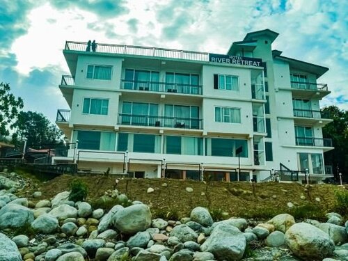 Hotel River Retreat, Book Hotel Kangra Himachal Pradesh