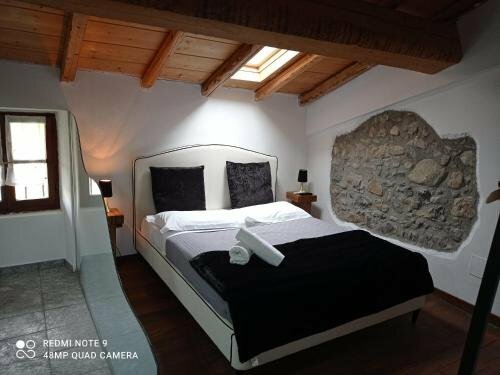 Agriturismo Cascina Mirandola, Book Hotel Albavilla. Lombardiet