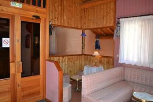 SN Hôtel Le Grand Fond, Book Hotel Hoteller i Rhône-Alps med parkering, Parkering
