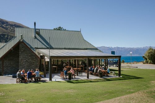Lake Hawea Hostel, Забронировать Хостел Отели South Island с парковкой, Парковка