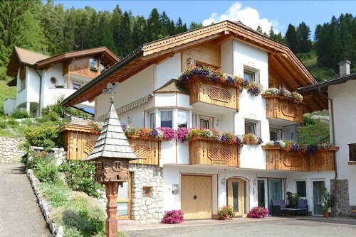 Apartment 4 Holiday - Apartment Mujnei, Забронировать Апартаменты/квартира Санта-Кристина-Вальгардена Валь-Гардена