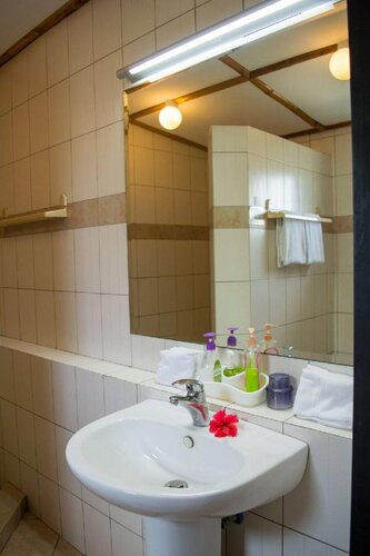 Dolphin House Resort Moalboal, Prenota Resort Hotel SPA a Cebu, SPA