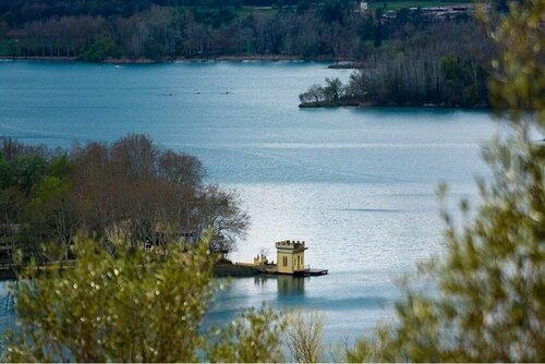 HOUSE OF JOY , CASA EN BANYOLES, Забронировать Отель Отели и гостиницы Баньолес, Отель