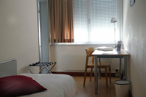 Hôtellerie Franciscaine, Book Feriehus Hoteller i Vaud med parkering, Parkering