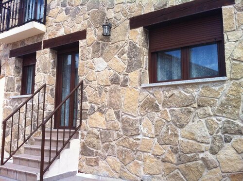 Alojamientos Botica Rural, Забронировать Отель Ла-Кабрера Sierra Norte de Madrid