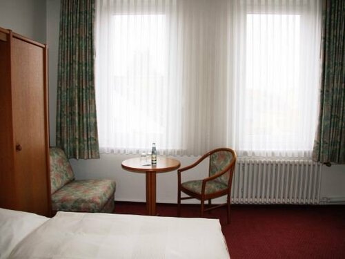 Hotel Meyn, Забронировать Отель Отели в центре Зольтау с завтраком, отели в центре Зольтау с завтраком