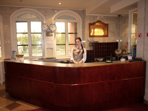 Rossiya Hotel, Đặt Khách sạn Khách sạn tại Ural có Các bữa ăn, Bán bao / Bao toàn phần