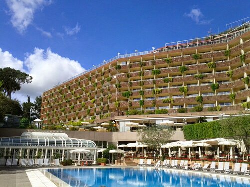Rome Cavalieri, Waldorf Astoria Hotels and Resorts, Book Hotel Rom hoteller med pool, Swimmingpool