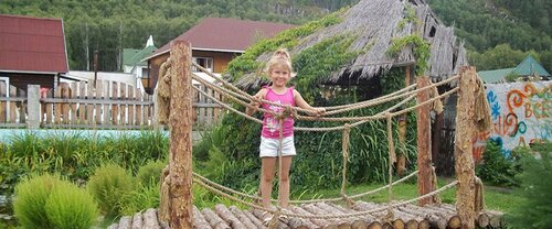 Raduzhny bereg, turisticheskaya baza