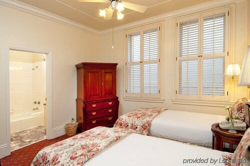 Rodeway Inn near Downtown Monterey