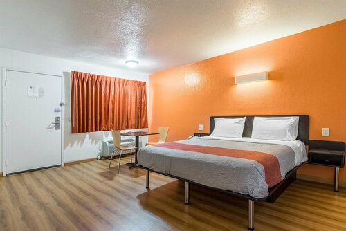 American Inn & Suites, 予約 モーテル Floral Park カリフォルニア州
