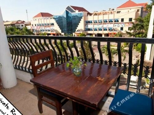Eighty8 Backpackers - Hostel, Book Hostel / Vandrerhjem Hoteller i Kandal Province med pool, Swimmingpool