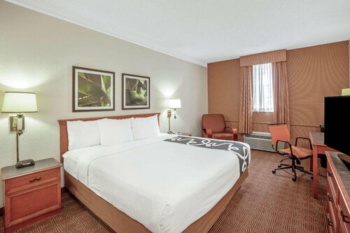 La Quinta Inn by Wyndham Houston Greenway Plaza Medical Area, Book Hotel Hoteller i Houston med parkering, Parkering