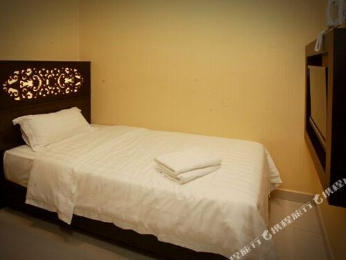 Sri Enstek Hotel, Reserva ahora Hotel Hoteles en Labu con aparcamiento, Aparcamiento