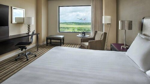 Hyatt Regency Pittsburgh International Airport, Buchen Sie Hotel Clinton Pennsylvania