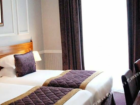Waldorf Madeleine Hotel