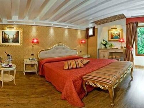Hotel Olimpia Venice, BW Signature Collection 3sup, Забронировать Отель Санта-Кроче Венеция, рядом с Вокзал Accademia