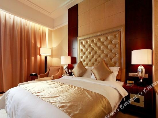 Yuexiu Hotel Guangzhou, Curio Collection by Hilton
