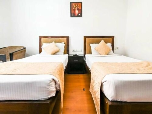 Clarks Inn Kaushambi, Забронировать Отель Отели Газиабад с бассейном, Бассейн