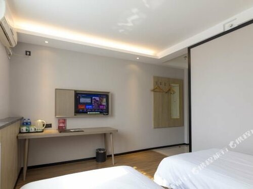 GreenTree Inn Shanxi Taiyuan Railway Station Business Hotel, Reservar Hotel Hotéis em Yingze com estacionamento, Estacionamento