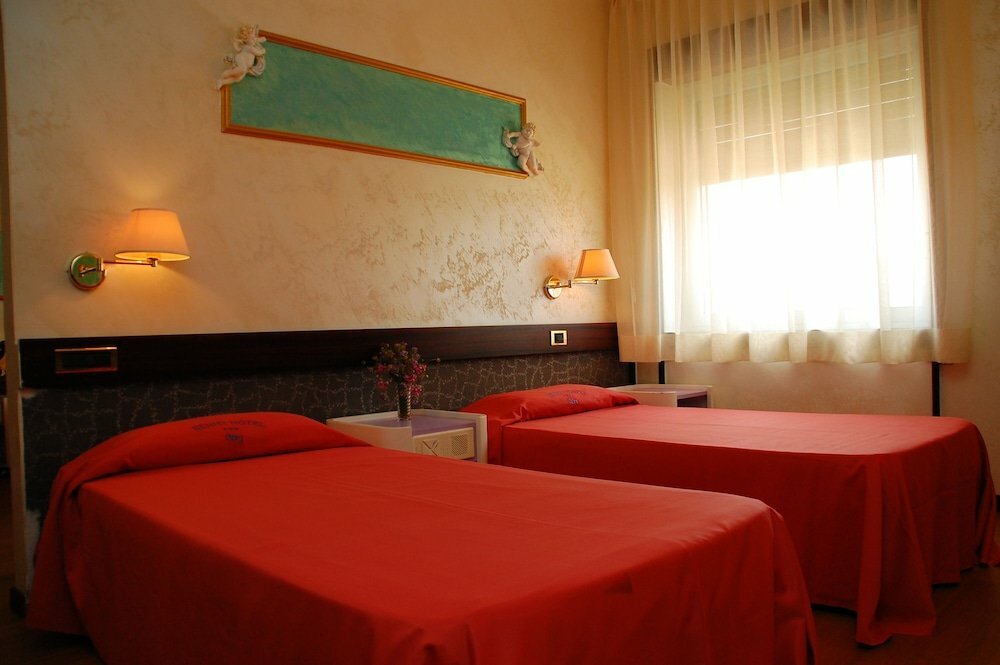 Benny Hotel