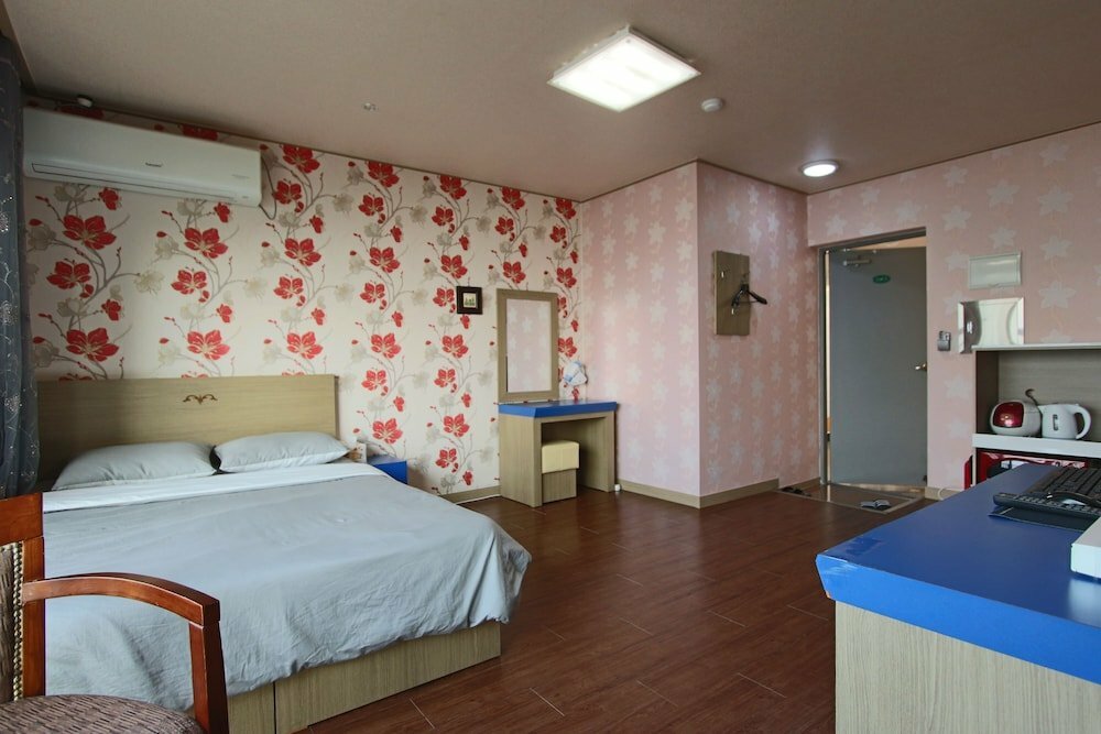 Ganghwa Edenjungwon Pension