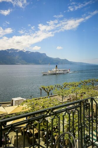 Hôtel Des Trois Couronnes & Spa - The Leading Hotels of the World, Забронировать Отель Отели Женевского озера с бассейном, Бассейн
