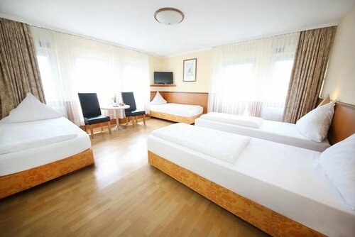 Hotel Europa Offenbach, Забронировать Отель Отели Оффенбах с завтраком, рядом с Дворец Buesing, Завтраки
