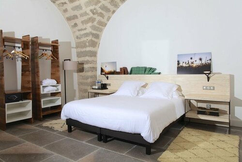 Les Chambres du Prieuré, Rezerwuj Hotel Hotele 3-gwiazdkowe w Hérault, 3*