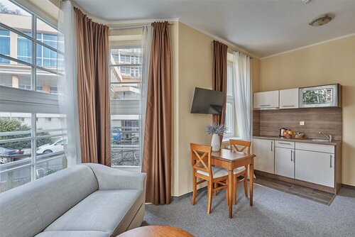 Akropolis Apart Hotel, Забронировать Апарт-отель Отели Карловых Варов 3 звезды, 3*