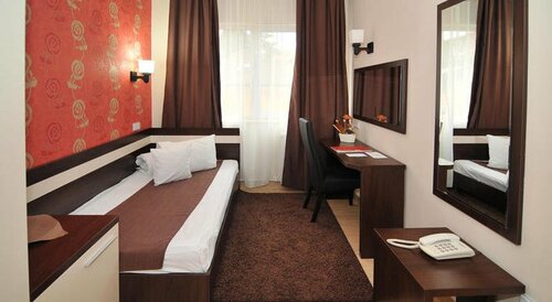 Hotel Confort, Забронировать Отель Отели Клуж-Напока с завтраком, рядом с National Museum of Transylvanian History, Завтраки