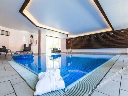 Hotel Aquarium, Ringhotel, Rezervasyon Otel Dithmarschen havuzlu oteller, Yüzme Havuzu